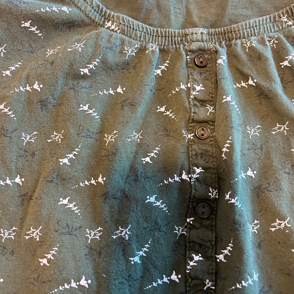 Vintage dnmx green and white floral top with button down detail - Picture 3 of 4